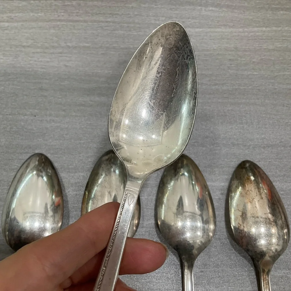 1938 ONEIDA GRENOBLE‎ SILVERPLATE HEIRLOOM SIX LARGE SPOONS